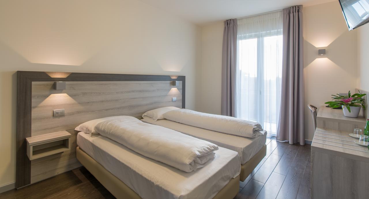 Hotel Panineria Colombera Rossa Brescia Dış mekan fotoğraf